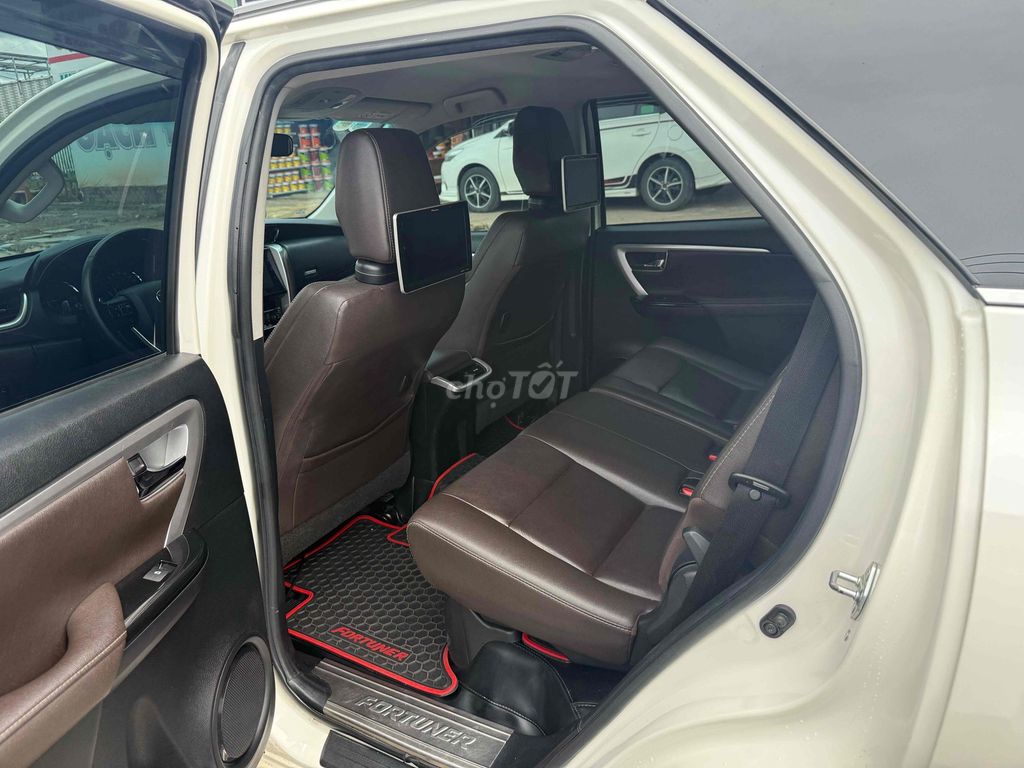 Toyota Fortuner 2018 2.8V 4x4 AT - 90000 km. Mua bán Ô tô tại Quận 12 Tp Hồ Chí Minh được đăng bởi Văn Bình hình 9