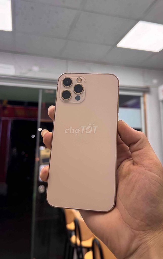 Apple iPhone 12 Pro 128GB Vàng đã thay màn hình. Mua bán Điện thoại tại Quận Ngũ Hành Sơn Đà Nẵng được đăng bởi Văn minh hình 1