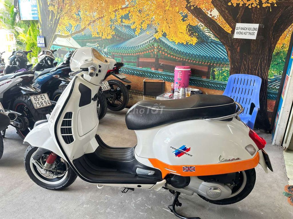 Vespa GTS  ( e có bán góp ). Mua bán Xe máy tại Quận Ninh Kiều Cần Thơ được đăng bởi MINH THIỆN bán xe trả góp hình 3