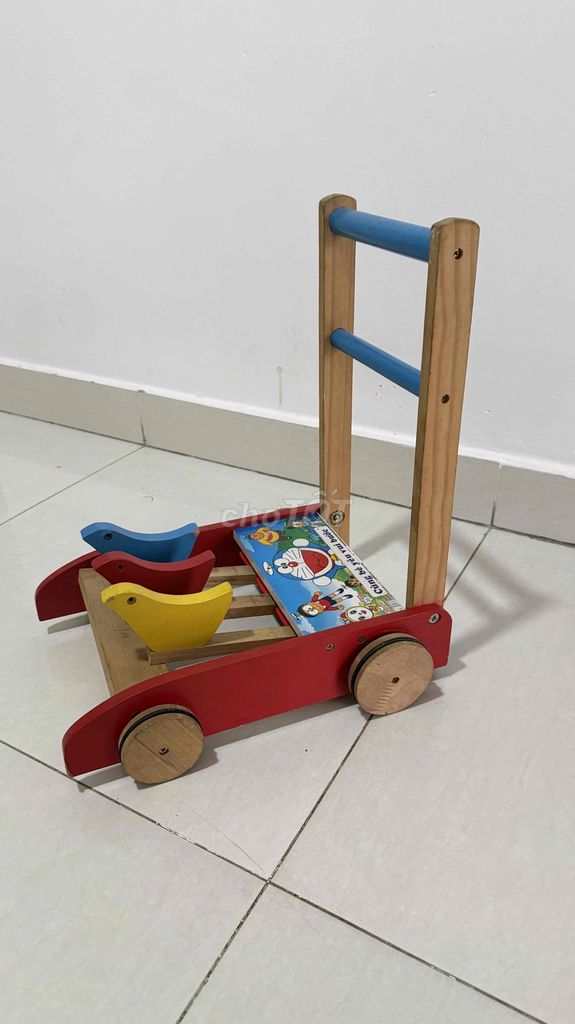 Xe tập đi Gỗ màu Đỏ, xanh, vàng. Mua bán Mẹ và bé tại Quận 12 Tp Hồ Chí Minh được đăng bởi Dâu hình 1