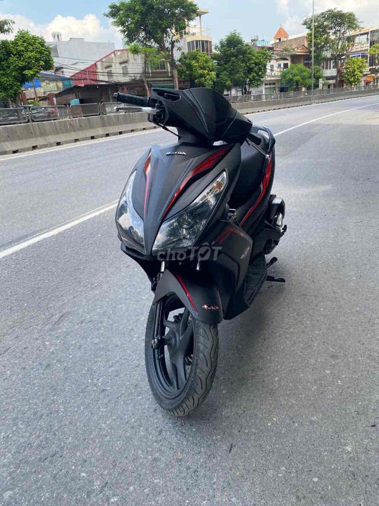 Airblade fi đời cao êm chất đẹp mê ly. Mua bán Xe máy tại Quận Hồng Bàng Hải Phòng được đăng bởi Ly  hình 3
