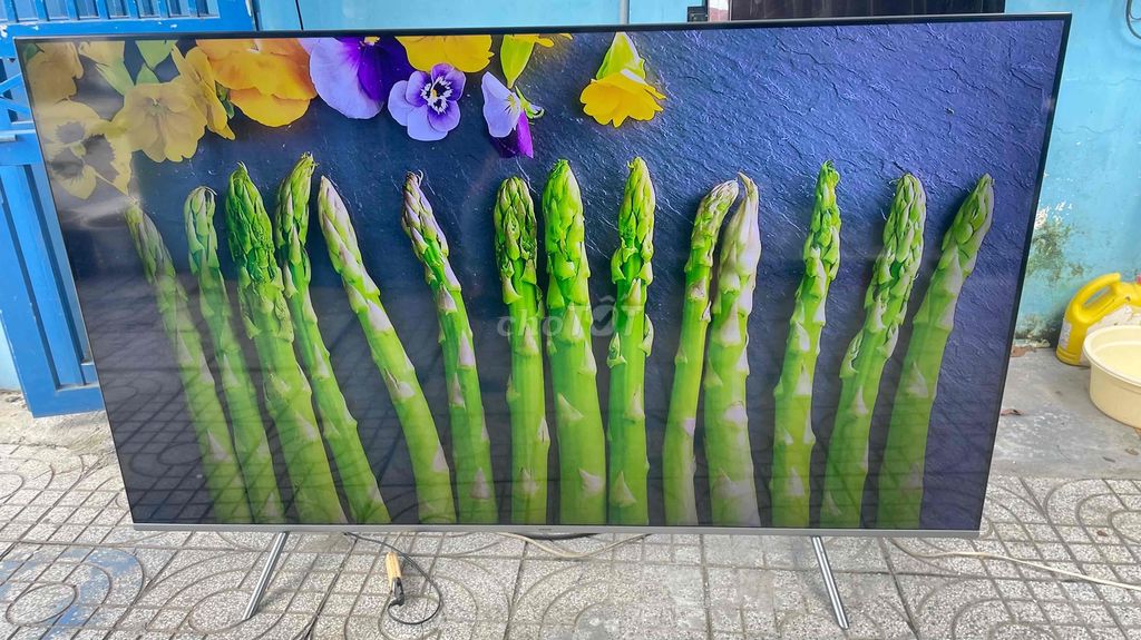 Tivi 65 inch Smart TV UHD 4K - Giao Lắp