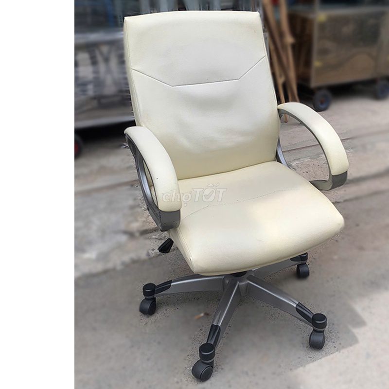 Ghế Văn Phòng Da Kem Xoay Đã Sử Dụng Còn Đẹp 90%. Mua bán Đồ dùng văn phòng tại Quận Tân Phú Tp Hồ Chí Minh được đăng bởi Hiếu Nội Thất Thanh Lý Online  hình 1