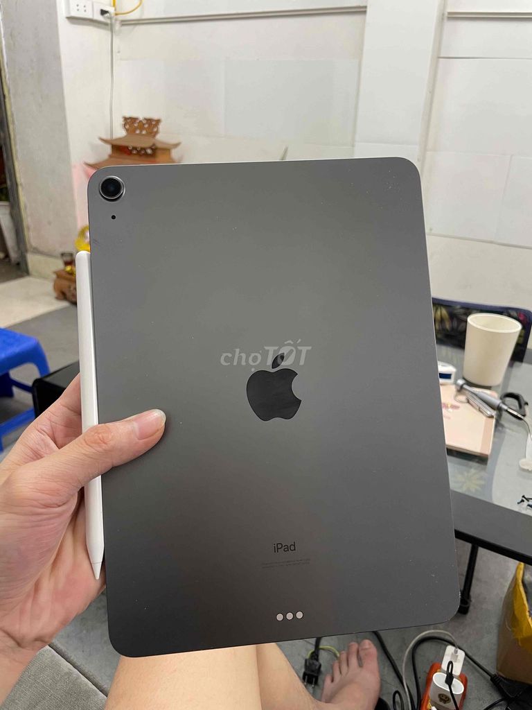 Apple iPad Air 4 64GB màn pq nốt nhỏ tặng bút. Mua bán Máy tính bảng tại Quận Đống Đa Hà Nội được đăng bởi HQ Computer hình 1