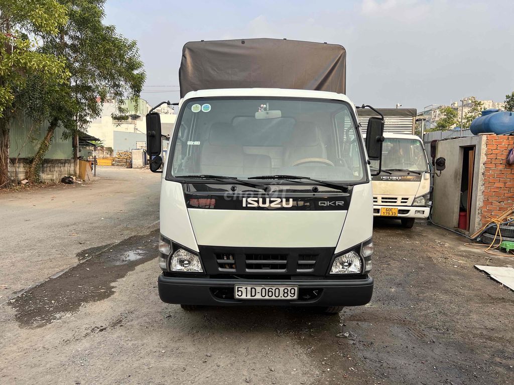 Isuzu 2t3.tổng tải 4t990.mới chạy 131 ngàn