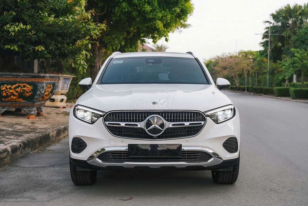 Mercedes GLC200 4matic 2023 Trắng. Mua bán Ô tô tại Quận 7 Tp Hồ Chí Minh được đăng bởi Hoàn Lee Xe Lướt hình 1