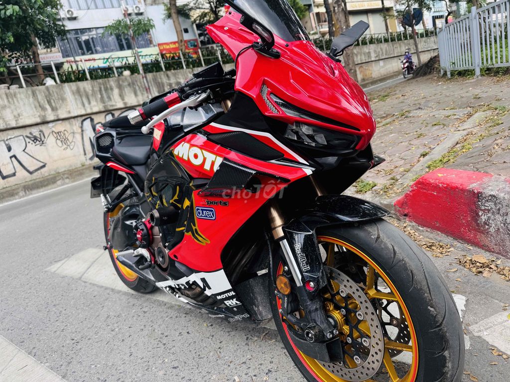 Honda CBR 650R 202I mới keng lên full cacbon 1000c. Mua bán Xe máy tại Quận Cầu Giấy Hà Nội được đăng bởi Tong motor xe may hình 6