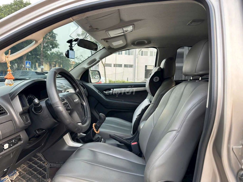 Isuzu Dmax 2.5MT 4x2 sx 2014 máy số nguyên zin. Mua bán Ô tô tại Quận Hà Đông Hà Nội được đăng bởi Hà Đông Car hình 6