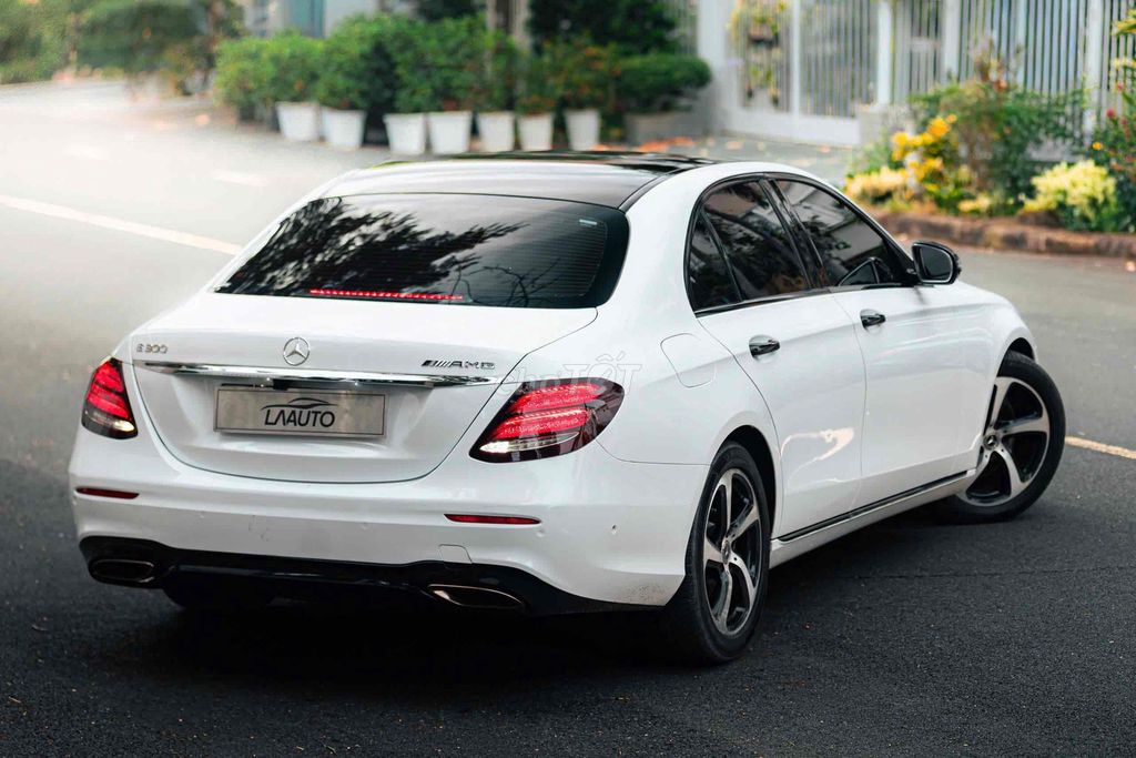Mercedes E200 Sport đklđ 2020- trả trước 350Tr. Mua bán Ô tô tại Quận 7 Tp Hồ Chí Minh được đăng bởi Thanh Cường Long Anh hình 6