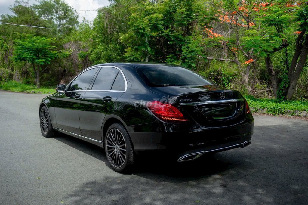 Mercedes C200 Exclusive SX 2021, 1 владелец, гос. номер HCM