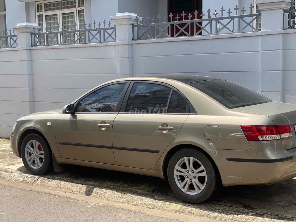 Hyundai Sonata 2009 - 43000 km. Mua bán Ô tô tại Thành phố Buôn Ma Thuột Đắk Lắk được đăng bởi Nguyễn xuân Thạnh hình 4