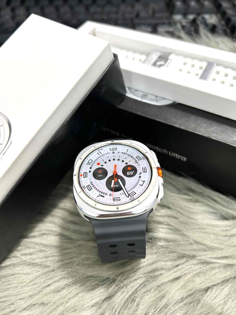 Samsung Watch Ultra 2024 Bạc Đen. Mua bán Thiết bị đeo thông minh tại Quận Tân Phú Tp Hồ Chí Minh được đăng bởi Công nghệ di động Apple Watch Samsung Tai nghe hình 1