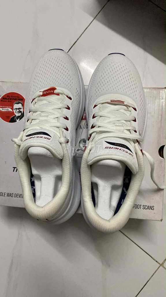 Giày Skechers Arch Fit 2.0 Nam Trắng 42. Mua bán Giày dép tại Quận 1 Tp Hồ Chí Minh được đăng bởi Nguyễn Hoàng Minh hình 1
