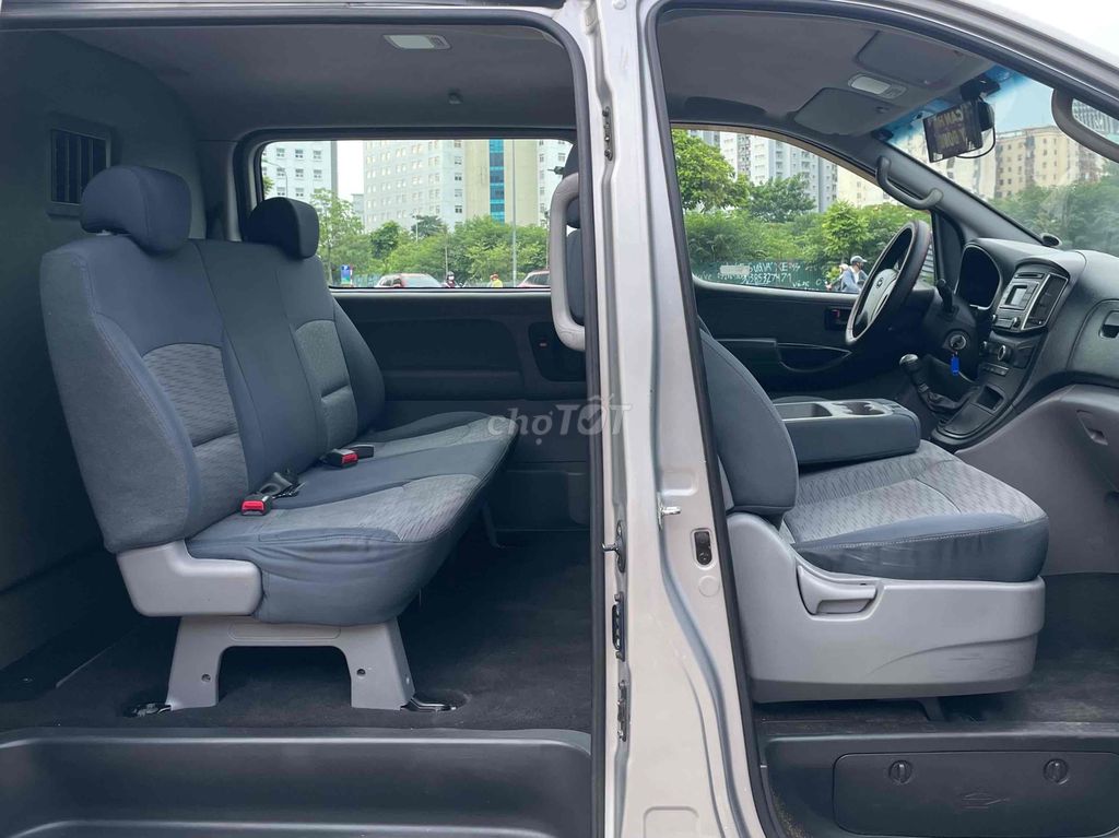 Thanh lý xe Hyundai Grand Starex chở tiền 2016. Mua bán Ô tô tại Quận Cầu Giấy Hà Nội được đăng bởi Tô Văn Tiến hình 9