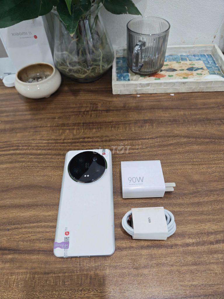 Xiaomi Mi 14 Ultra 12/256 Trắng sạc90w có ship COD. Mua bán Điện thoại tại Quận Hoàng Mai Hà Nội được đăng bởi Trần Ngọc Hiếu hình 1