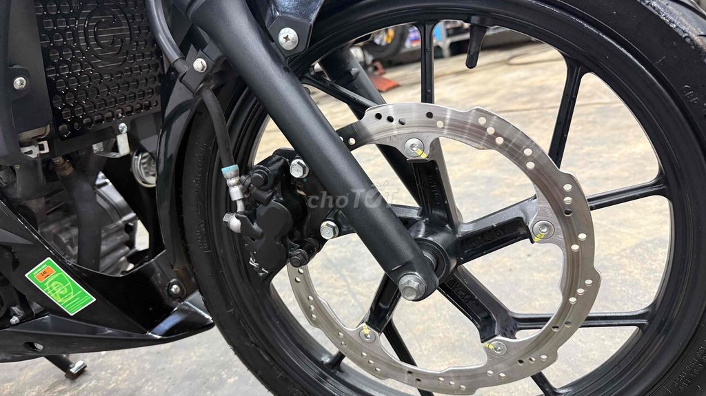 RAIDER 150 CỌP LĂN BÁNH 6000KM BAO ZIN. Mua bán Xe máy tại Thành phố Long Khánh Đồng Nai được đăng bởi Cửa Hàng Xe Máy Cũ Thành Phát Đồng Nai hình 8