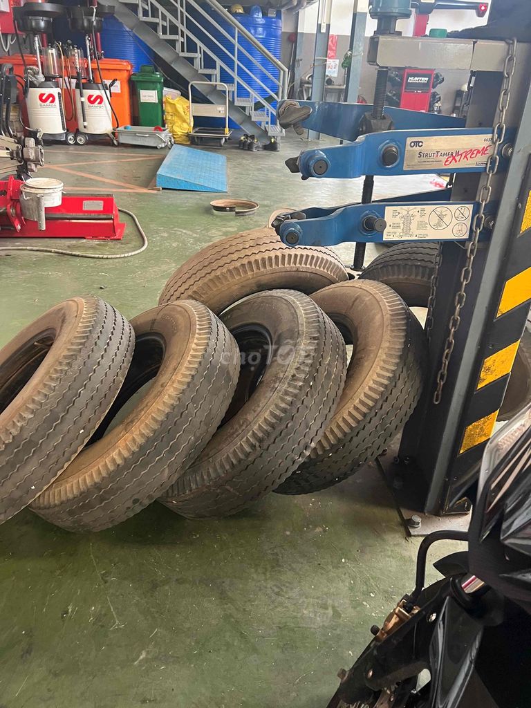 Lốp xe 700/15 Đã qua sử dụng. Mua bán Phụ tùng xe tại Huyện Châu Đức Bà Rịa - Vũng Tàu được đăng bởi bi hình 1