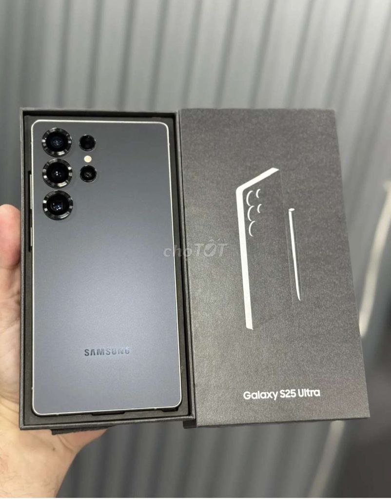 Samsung Galaxy S25 Ultra đen Xám. Mua bán Điện thoại tại Thành phố Hạ Long Quảng Ninh được đăng bởi Hoàng hình 1