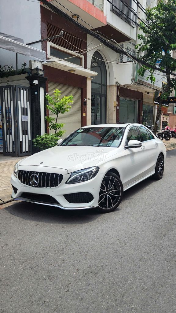 Hàng hiếm C300 AMG 2018 Trắng đỏ đồ chơi nhiều. Mua bán Ô tô tại Quận 7 Tp Hồ Chí Minh được đăng bởi tuấn anh hình 1