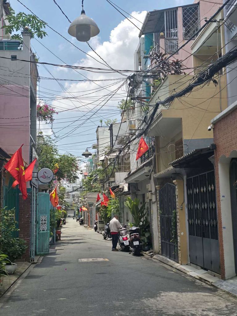 60m2 xây 4 tầng, 8.1ty. Ngay Ngã Tư Bảy Hiền, Lạc Long Quân,
