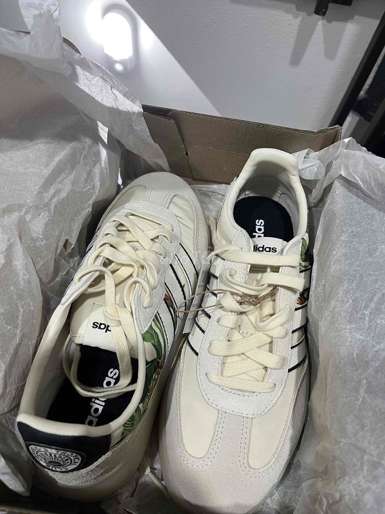 Giày thể thao Adidas Barreda Decode Kem 38. Mua bán Giày dép tại Quận Đống Đa Hà Nội được đăng bởi Trang hình 1