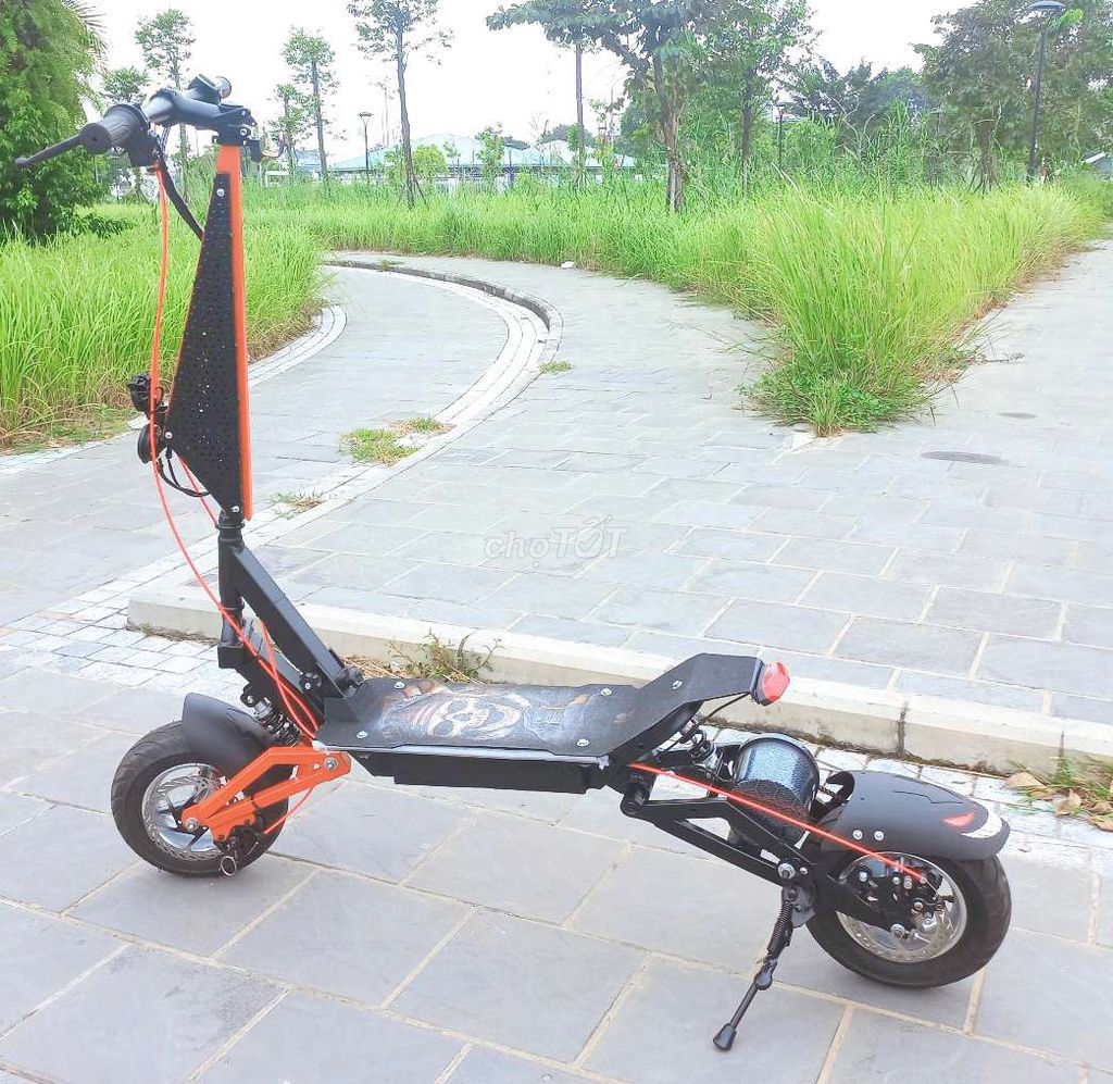 Scooter đứng hầm hố. Mua bán Xe điện tại Quận Long Biên Hà Nội được đăng bởi AtD hình 1