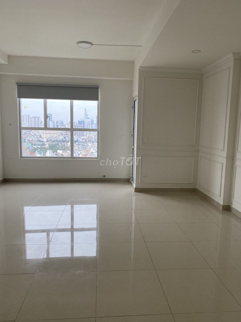 OT 38m2, HTCB Rèm Máy Lạnh Kệ Bếp - Sunrise city view - Quân 7