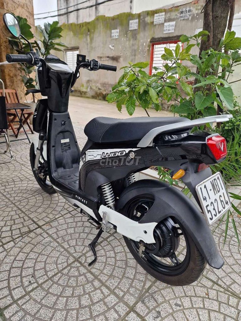 Xe máy điện VinFast Ludo Đen trắng. Mua bán Xe điện tại Quận 12 Tp Hồ Chí Minh được đăng bởi Xe Điện Kim Thảo hình 5