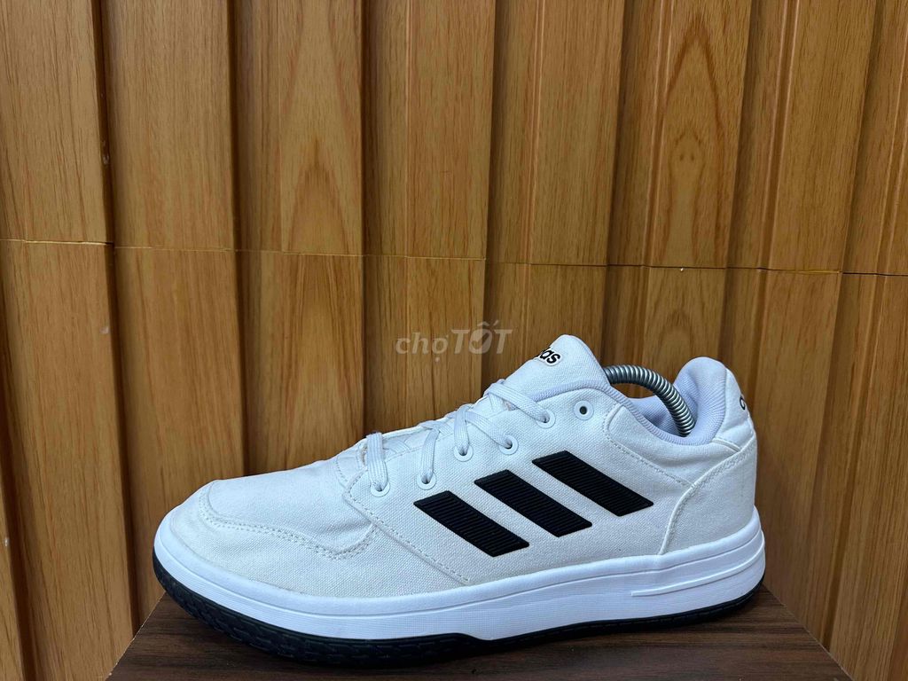 Giày Adidas size 43 chính hãng mới cứng zin 99%