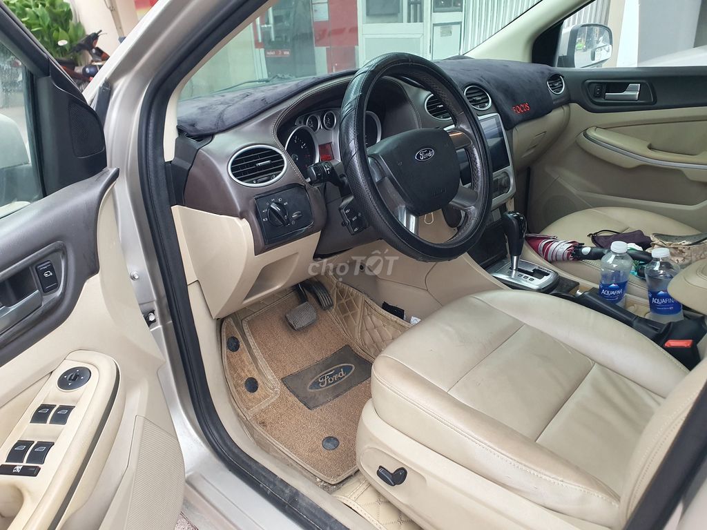 Ford Focus 2012 photo 2