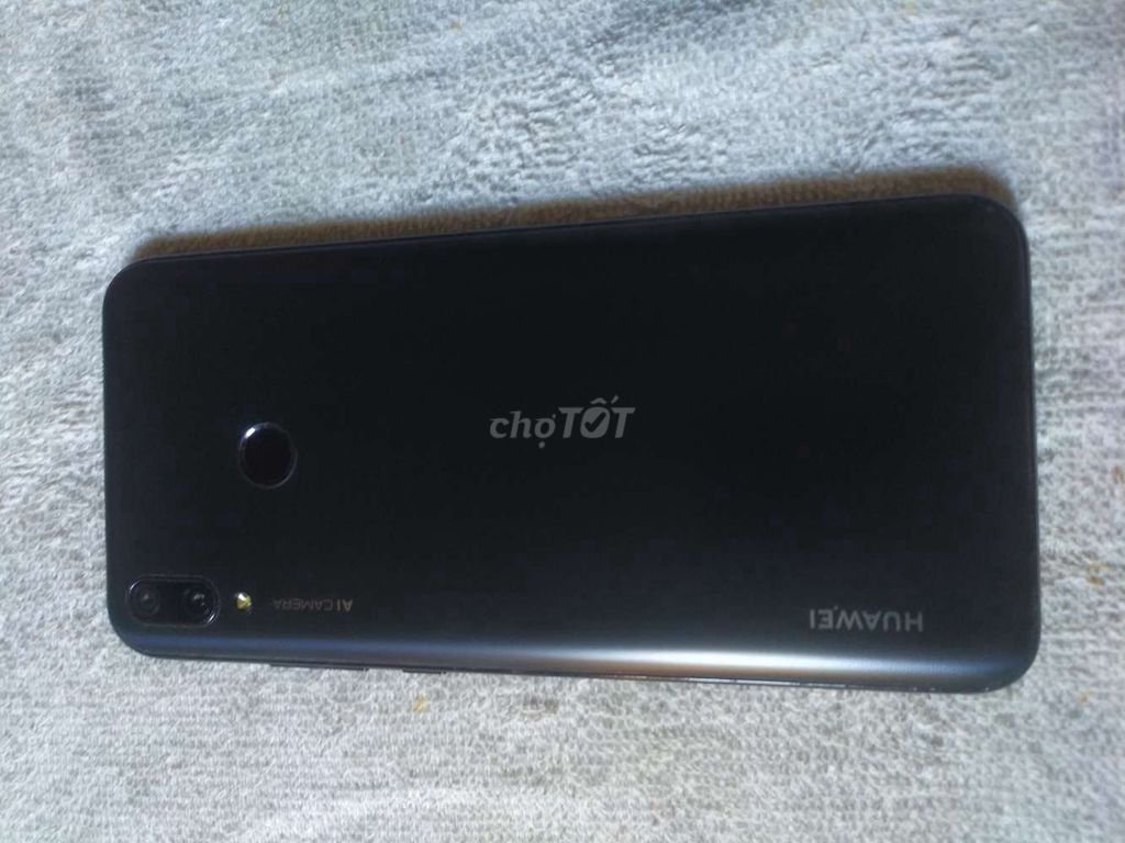 0901394116 - Huawei Y9 Đen 64 GB mới 99% còn bh 5 tháng