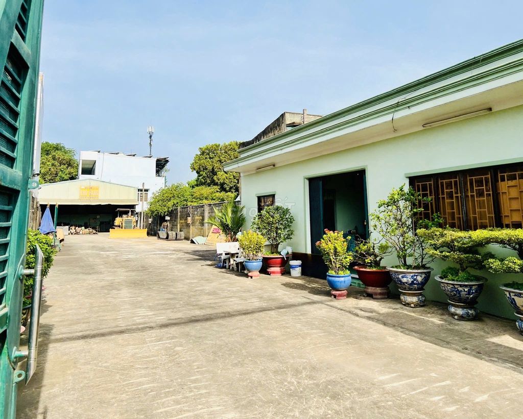 CHO THUÊ XƯỞNG 700M MẶT TIỀN QUỐC LỘ 1K DĨ AN
