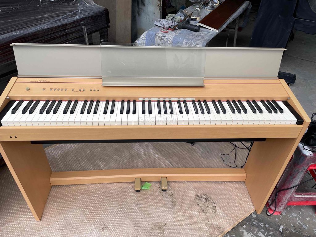 piano rolan F100 zin âm hay phím tốt bh 1 năm