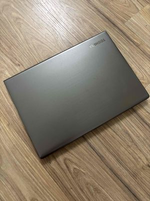 Laptop Toshiba i5 gen 8. Mua bán Laptop tại Quận Long Biên Hà Nội được đăng bởi Thành