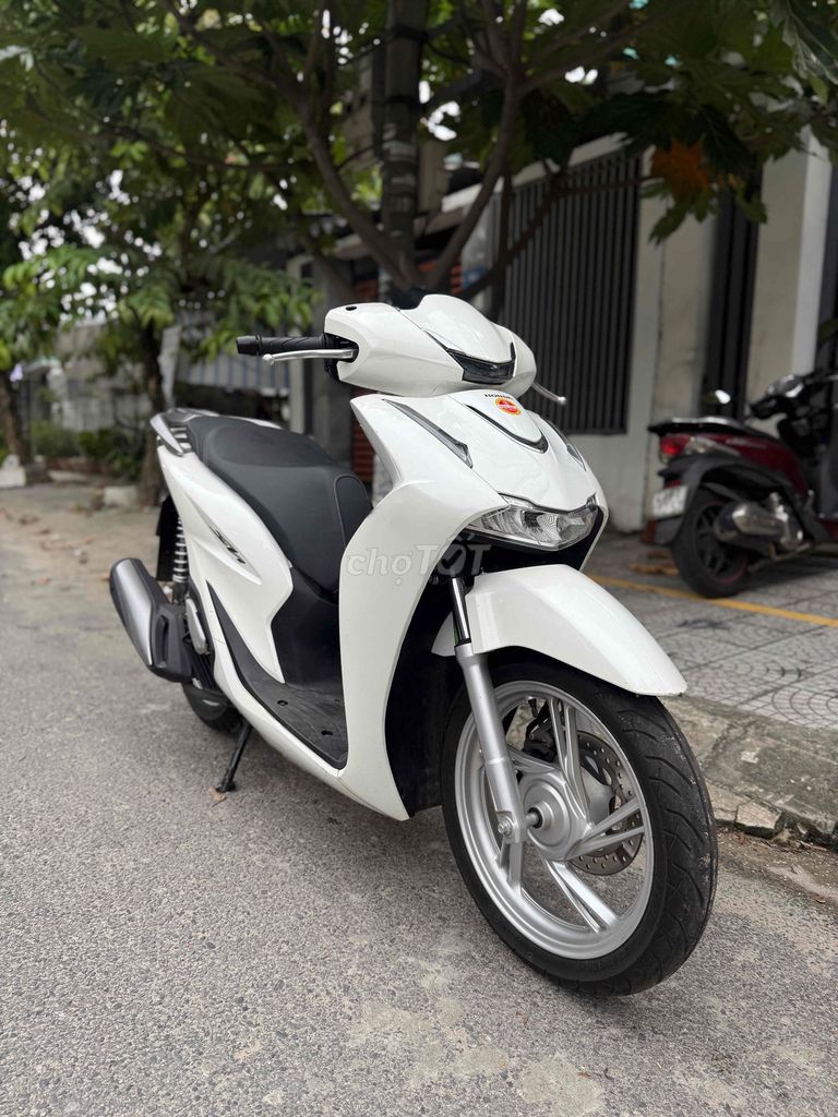 Honda SH 2026 Белая 1000 км с предоплатой в рассрочку 14 г