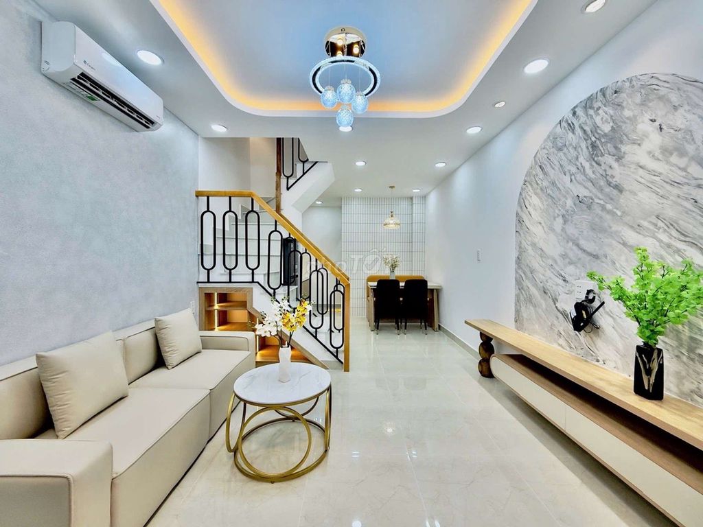 CHỈ 4TY CÓ NHÀ HẺM XE HƠI - SẴN NỘI THẤT, 5P ĐI QUẬN 1 - DTSD 75M2