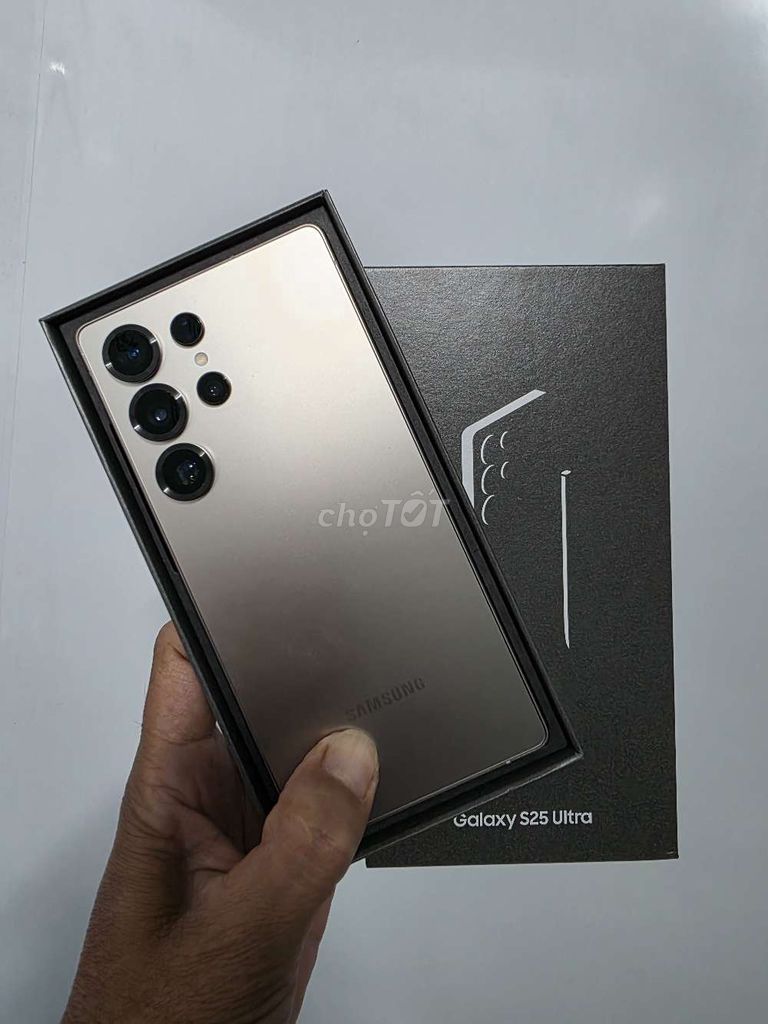 Samsung S25 Ultra 256GB Titan Xám Bh 05/03/2027. Mua bán Điện thoại tại Quận Hoàn Kiếm Hà Nội được đăng bởi toan nguyen hình 1