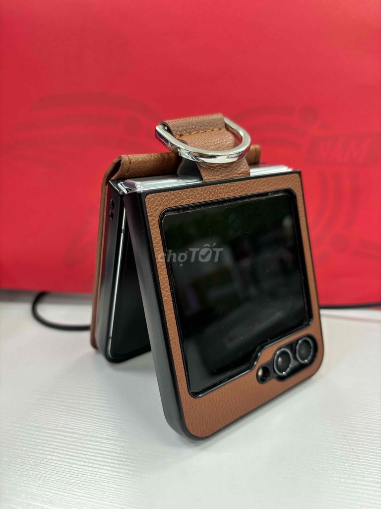 Samsung Z Flip 5 256 Mint Tặng kèm dây đeo Fit3. Mua bán Điện thoại tại Quận 7 Tp Hồ Chí Minh được đăng bởi Thùy Lê hình 1