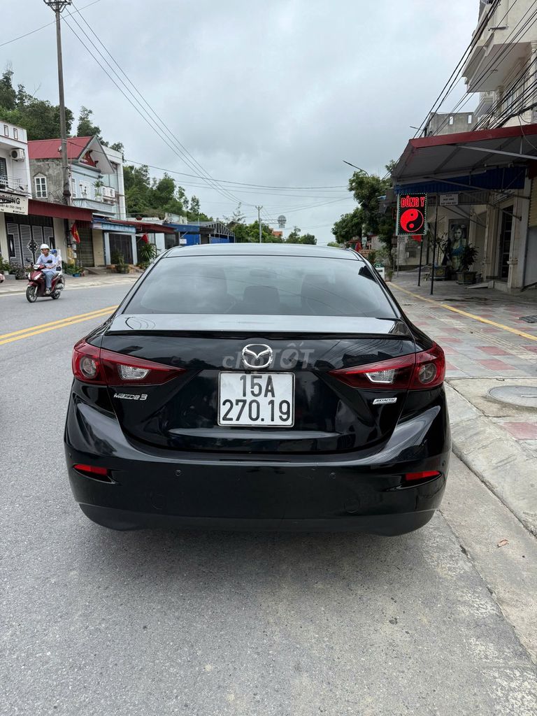 Mazda 3 1.5 AT 2016
