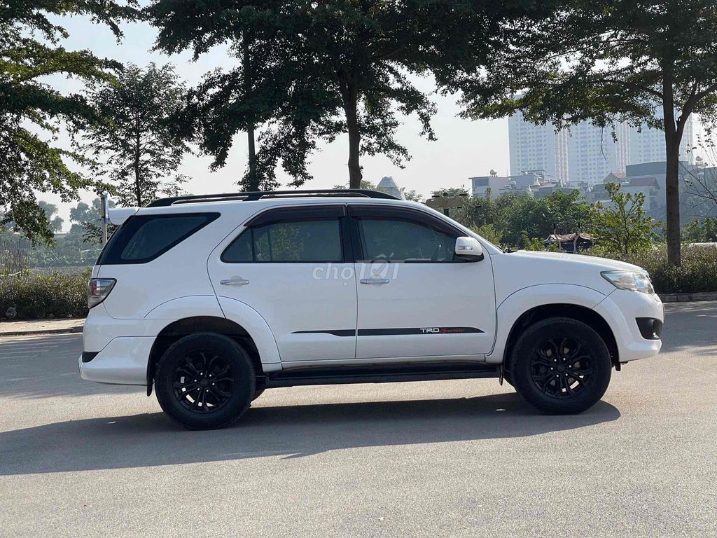 Toyota Fortuner 2014 2.7V Sportivo 4x4 Trắng. Mua bán Ô tô tại Quận Thanh Xuân Hà Nội được đăng bởi Vạn Phát Auto hình 4