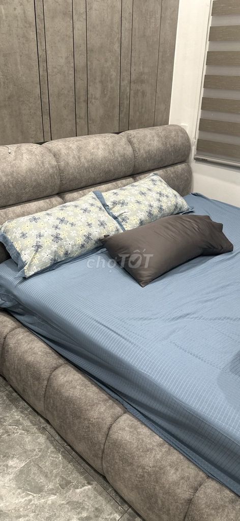 Giường Vải Xám Đã sử dụng 1 năm. Mua bán Giường, chăn ga gối nệm tại Quận Tân Bình Tp Hồ Chí Minh được đăng bởi Cao Trang hình 1