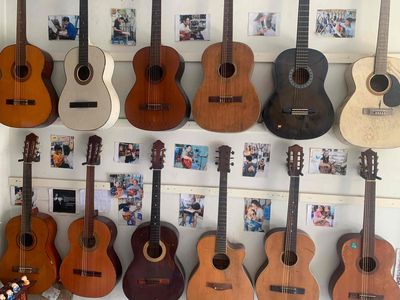 Guitar bình dân đến cao cấp. Mua bán Nhạc cụ tại Quận 7 Tp Hồ Chí Minh được đăng bởi Phạm Tuấn Dũng
