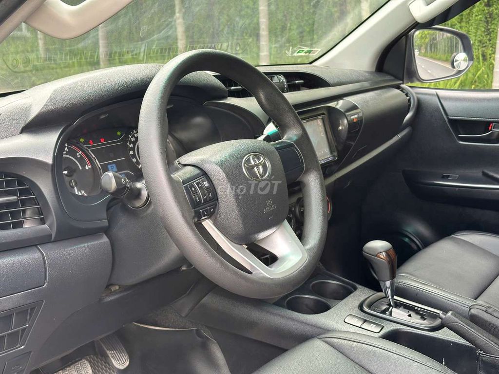 Toyota Hilux E 2.4AT 4x2 lỗi tặng xe, 12 vạn zin. Mua bán Ô tô tại Quận Hà Đông Hà Nội được đăng bởi Hà Đông Car hình 4