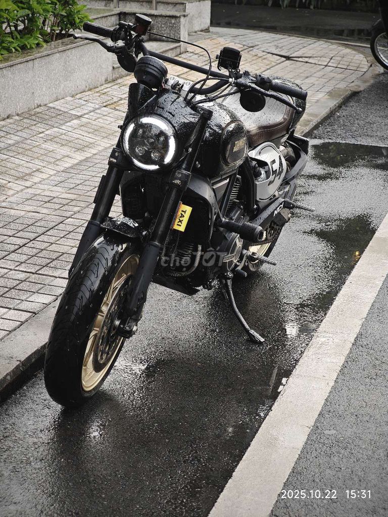 Ducati cafe racer chưa từng ra khỏi thành phố. Mua bán Xe máy tại Thành phố Thủ Đức Tp Hồ Chí Minh được đăng bởi Tonkin hình 5