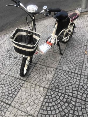 Xe đạp điện Yamaha màu Trắng Đỏ còn tốt. Mua bán Xe điện tại Quận 4 Tp Hồ Chí Minh được đăng bởi Nguyễn Nghiêm Dũng