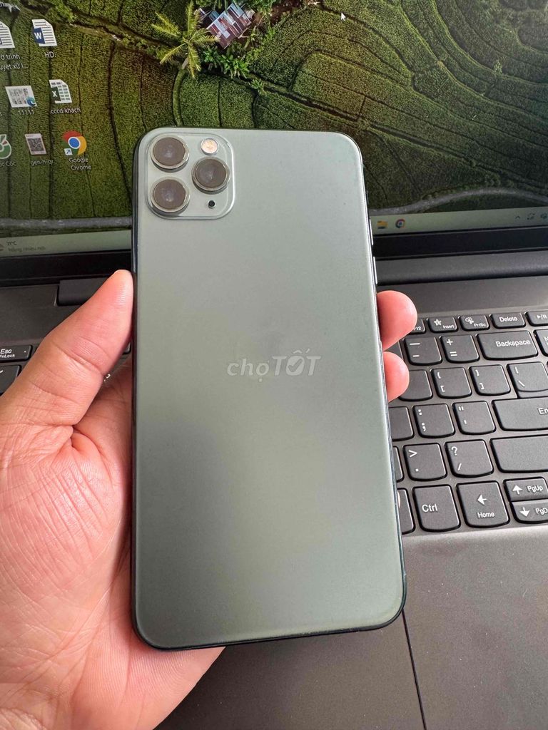 iPhone 11 Pro Max ngoại hình 98%. Mua bán Điện thoại tại Quận Ninh Kiều Cần Thơ được đăng bởi phan Nhân  hình 1