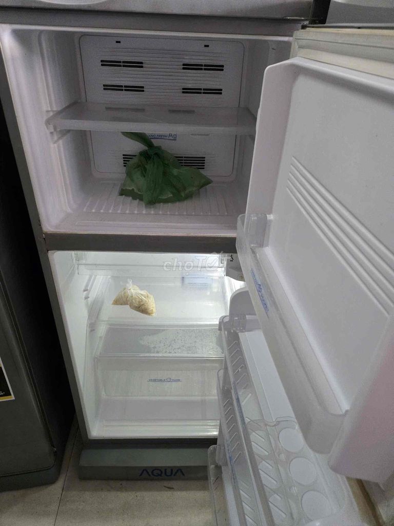Tủ lạnh Aqua 185L Xám. Mua bán Tủ lạnh tại Quận Cái Răng Cần Thơ được đăng bởi Cửa Hàng Điện Máy Điện Lạnh Gia Bảo hình 1
