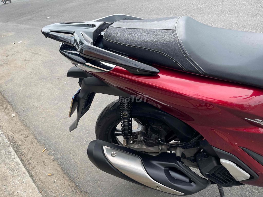 Honda SH 150 ABS màu Đỏ. Mua bán Xe máy tại Quận Ninh Kiều Cần Thơ được đăng bởi Cửa Hàng xe máy Hoàng Hải hình 5