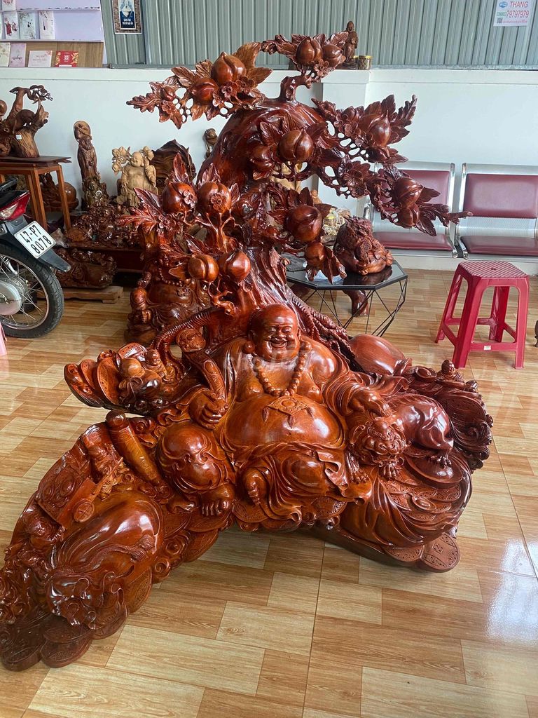 Tượng gỗ Di Lặc ngồi đào. Mua bán Đồ sưu tầm, đồ cổ tại Thành phố Buôn Ma Thuột Đắk Lắk được đăng bởi Thắng tượng gỗ di lặc Đăk Lăk hình 1