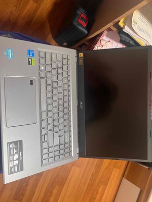 dư dùng cần bán lại laptop acer vừa mua ở Phong Vu